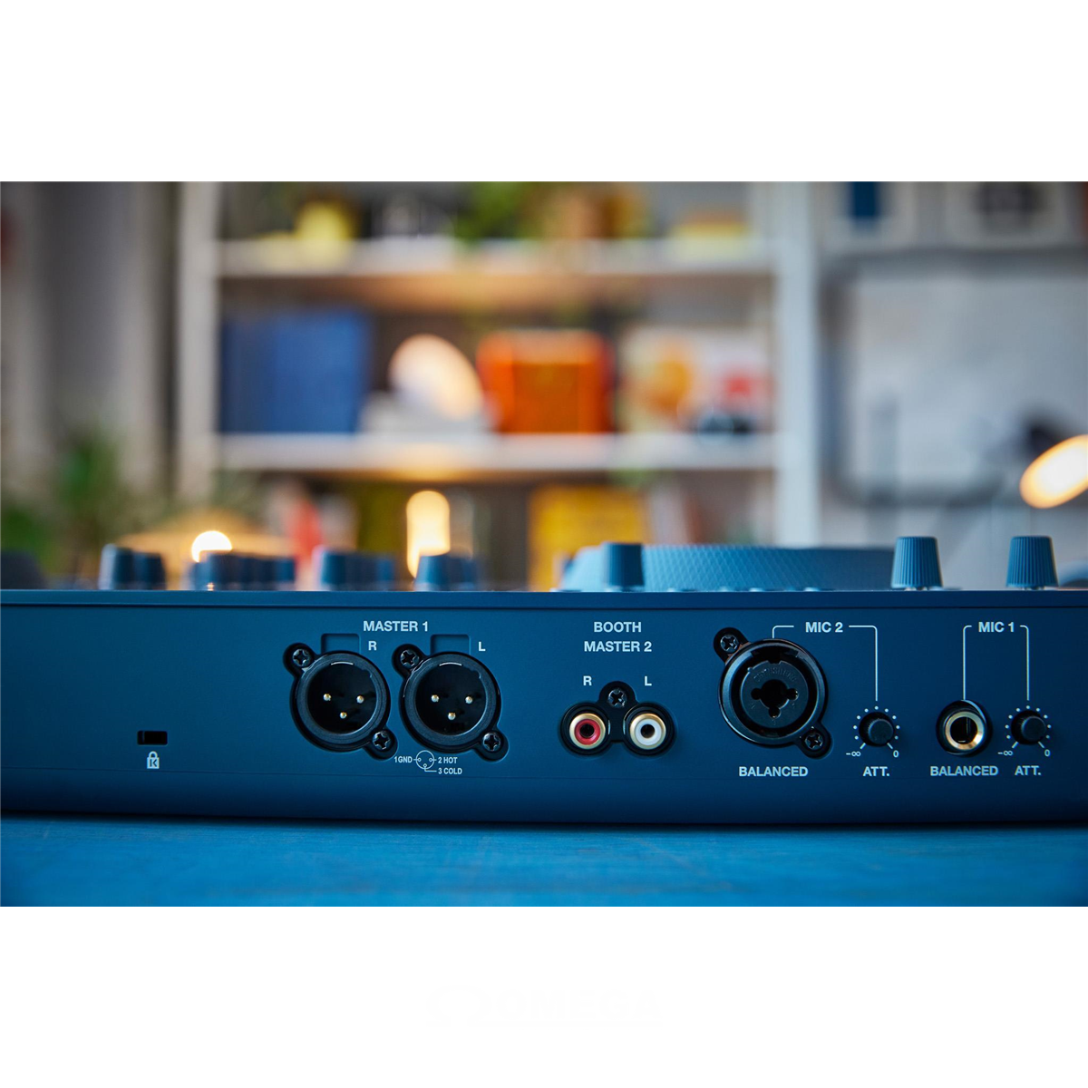 Omega Music | ALPHATHETA Omnis-Duo all-in-one DJ system Omega Music | ALPHATHETA Omnis-Duo all-in-one DJ system
