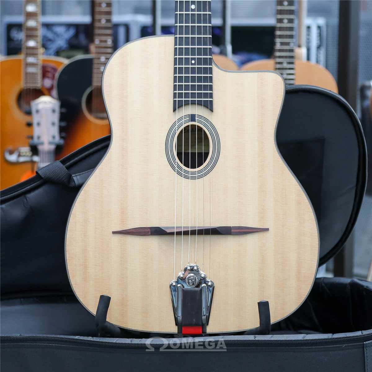 Eastman gypsy online jazz guitar