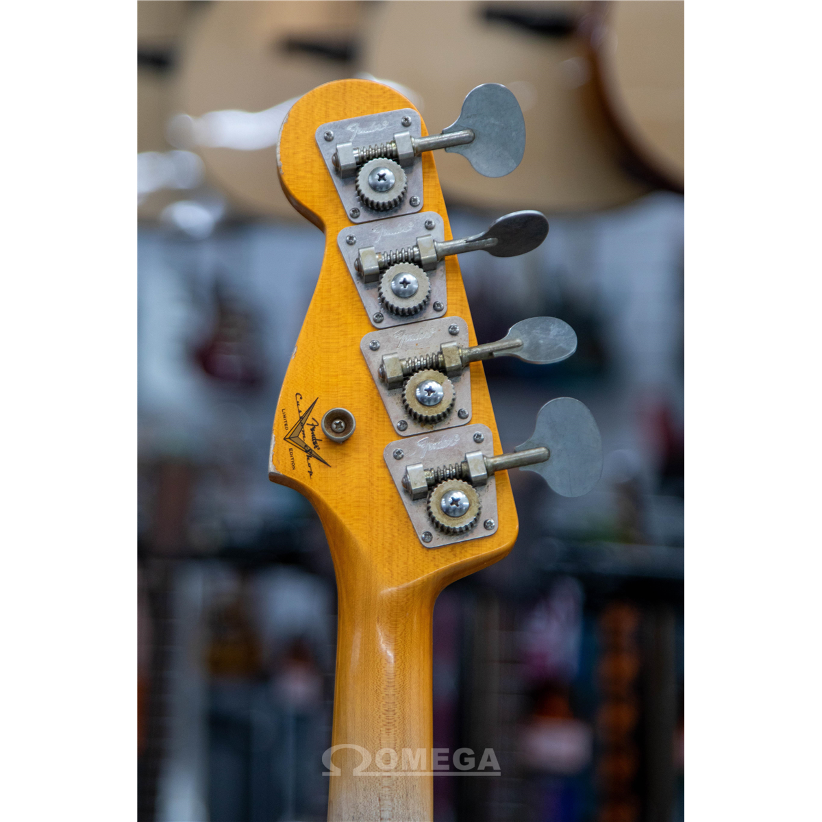 Omega Music | FENDER Limited Edition Custom Jazz Bass Heavy Relic Omega Music | FENDER Limited Edition Custom Jazz Bass Heavy Relic