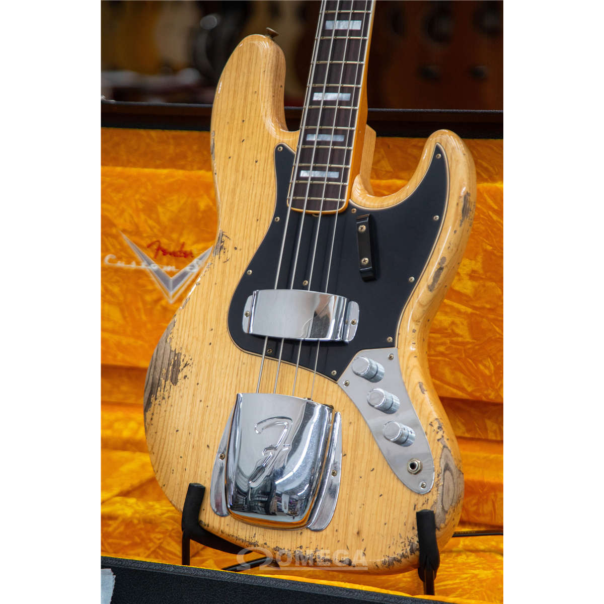 Omega Music | FENDER Limited Edition Custom Jazz Bass Heavy Relic Omega Music | FENDER Limited Edition Custom Jazz Bass Heavy Relic