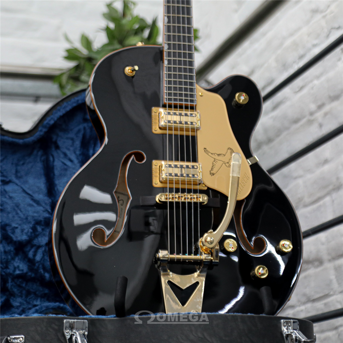 Omega Music GRETSCH Synchromatic Falcon Bigsby BK