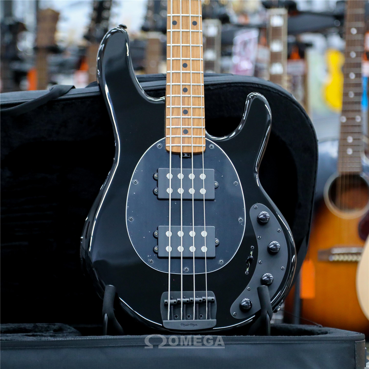 MUSIC MAN Stingray 4 Special HH MN BK